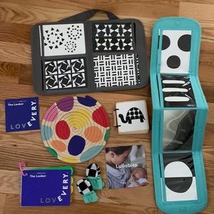 Lovevery The Looker toy play kit 0-12 weeks bundle box newborn
